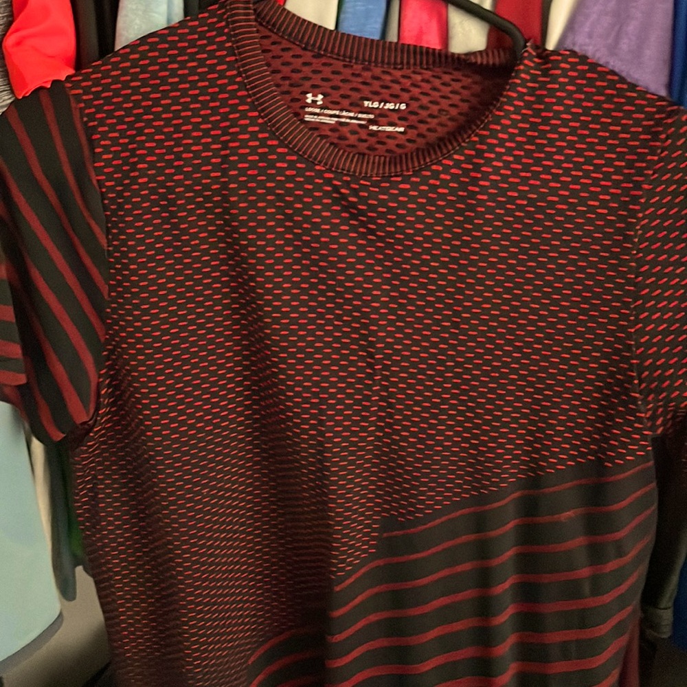 Boys Under Armor t-shirt